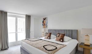 Sublime appartement 6P Champs-Elysées, Montaigne