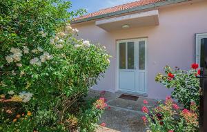 Nice Home In Sestanovac