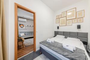 Perfect Place in the center with fast wifi and free parking at riverside