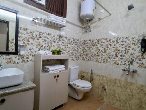 The Mall Ethos - On Mall Road - Kitchen - Sleeps 4