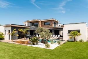 Villa Signature luxury & Bali-stone pool