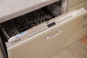 Spacious & Sunny Loft in Prestigious Quiet Centre