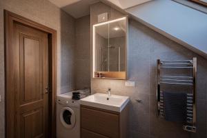 Spacious & Sunny Loft in Prestigious Quiet Centre