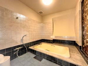 HOTEL BLACK BOX Gifuhashima -Adult Only- LOVE HOTEL