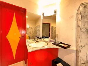 HOTEL BLACK BOX Gifuhashima -Adult Only- LOVE HOTEL