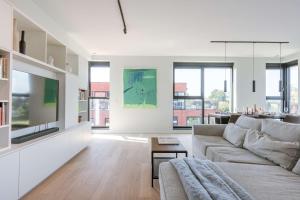 TIDYY - Spacious apartment with nice terrace