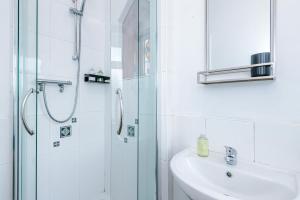 2 Bed Apartment ,Sea Views