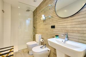 Goyeneta 17, by Homing U