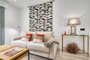 Goyeneta 17, by Homing U