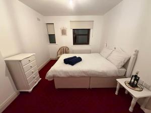 Walk to Town Centre, 2BR Base near Cork & Kinsale