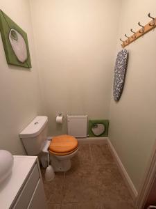 Walk to Town Centre, 2BR Base near Cork & Kinsale