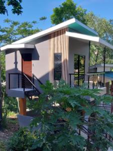 Buxton Gan Resort Hotel