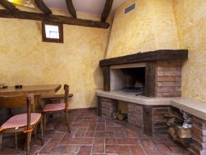 Holiday Home Geräumiges Ferienhaus in Brseč mit Privatem Pool by Interhome