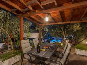 Holiday Home Komplex Oliva mit Pool und großem Garten by Interhome