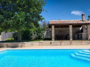 Holiday Home Haus Daniela mit überdachter Terrasse und Pool by Interhome