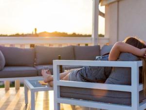 Apartment mit Jacuzzi in Villa mit Parkplatz by Interhome