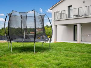 Holiday Home Villa Family Love mit Garten und Spielplatz by Interhome