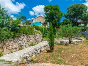Holiday Home Villa Ivanka mit Blick auf das Wasser by Interhome