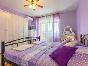 Holiday Home Maric mit Terrasse und Balkon by Interhome