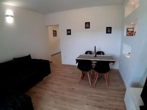 Apartment Wohnung Marica mit Balkon und herrlichem Meerblick by Interhome