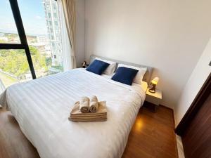 Chiang Mai 1-bed new condo, pool view