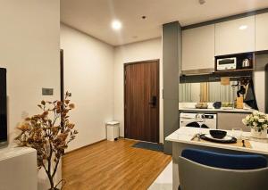 Chiang Mai 1-bed new condo, pool view