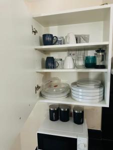 Executive 2 Bed Condo with Free Parking