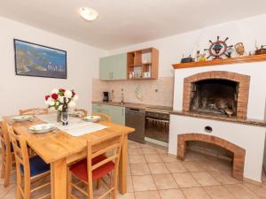 Holiday Home Haus Gaia by Interhome