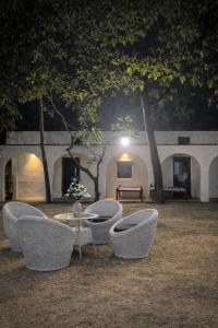 5 Minutes from Airport- Farmify - Peaceful Village Farmstay