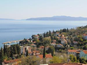 Apartment Apartment Kisic 3 mit herrlichem Meerblick by Interhome