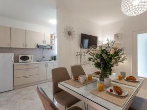 Apartment Schöne Wohnung Funtana Nr-4 by Interhome