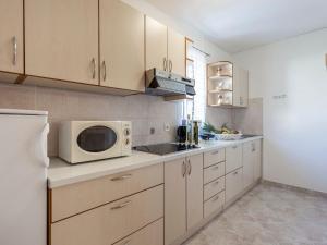 Apartment Schöne Wohnung Funtana Nr-4 by Interhome