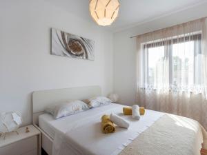 Apartment Schöne Wohnung Funtana Nr-4 by Interhome