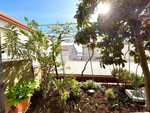 Apartment Schönes Appartement mit Terrasse by Interhome