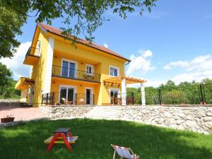 Holiday Home Alleinstehendes Ferienhaus mit Swimmingpool by Interhome