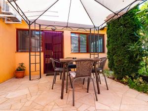 Apartment Apartment Arijana2 mit privater Terrasse by Interhome
