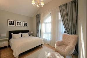 The Rock - The Gallery Penthouse