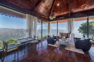 SaffronStays Gold Mist