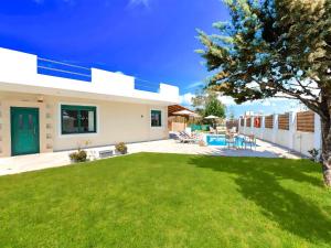 Holiday Home Eliomar Villa am Strand by Interhome