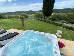 Holiday Home Tolles Ferienhaus in Supetarska Draga mit Garten by Interhome