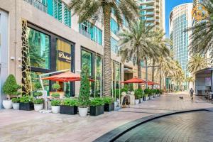 Seaview 3 BR Burj Vista Connected to Dubai Mall