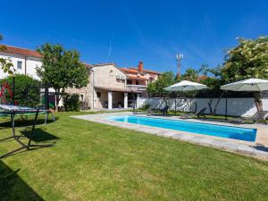 Holiday Home Haus Furlani mit schönem Garten und privatem Pool by Interhome