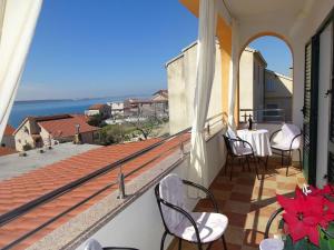 Apartment Appartement Lemi mit Meerblick by Interhome