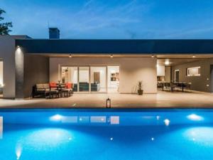 Holiday Home Villa Sanivaro mit beheiztem Pool und Whirlpool by Interhome