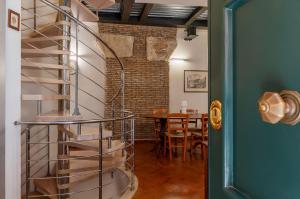 GuestHost - Palazzo Costaguti in the Heart of Rome