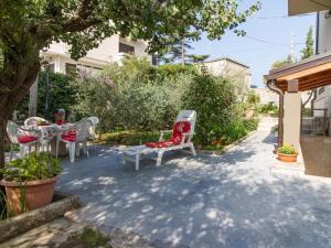 Apartment Wohnung in Stoja mit Grill by Interhome