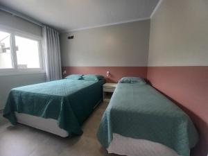 Casa de 4 Quartos, Proximo ao Mar Em Capão da Canoa