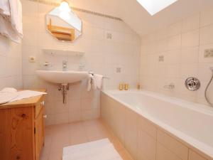 Apartment Ruhige Wohnung im Ortszentrum by Interhome