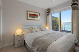 Avocet 4, Luxury Apartment with Pool and Parking