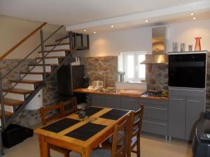 Apartment Große Ferienwohnung in Zadar mit Privatem Balkon by Interhome